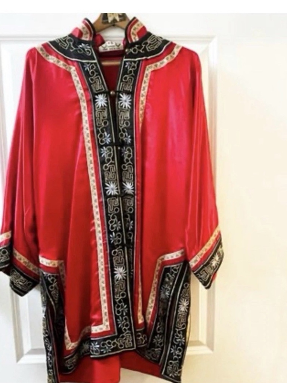 Dunhuang Black Embroidered Mandarin Jacket with Red Lining